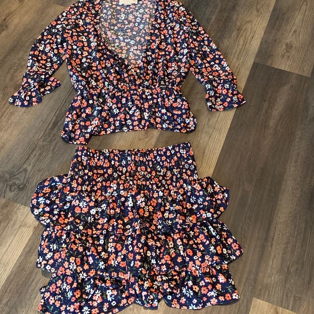 Michael by Michael‎ Kors floral tiered pull on skirt and matching top. Worn 2x